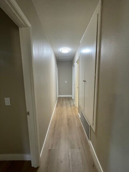 Building Photo - 361 N 8th St