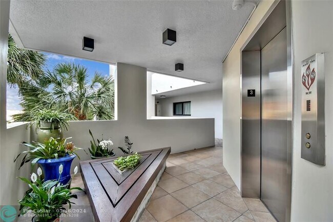 Building Photo - 4201 N Ocean Dr