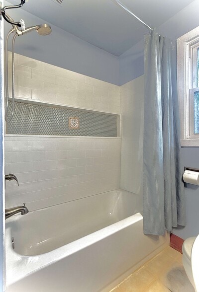 Custom shower Fleur de Lis shower - 3311 River Rd