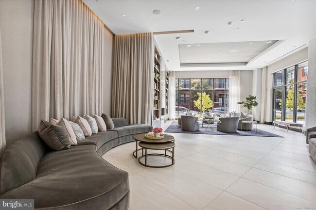 Building Photo - 1201 N Royal St