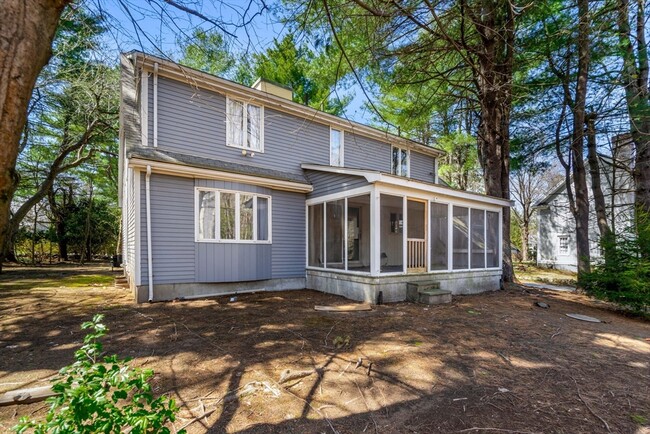 Building Photo - 306 Grove St