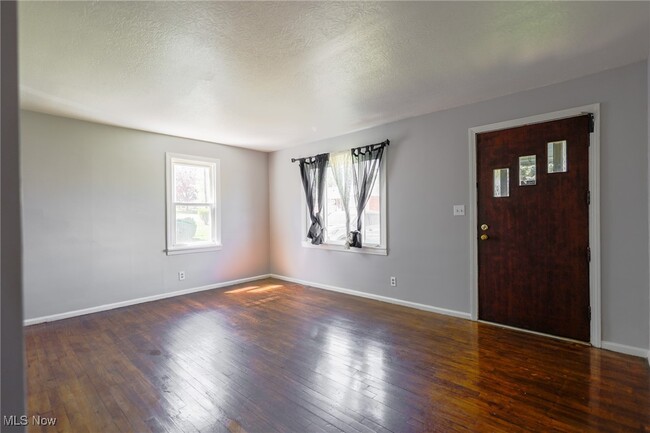 Building Photo - 1628 28th St NE