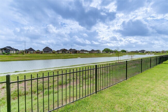 Building Photo - 6607 Arabella Lakes Dr