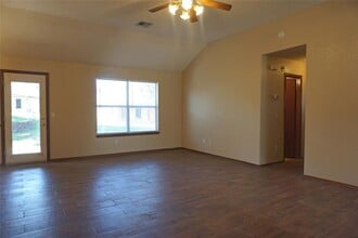 Building Photo - 623 Rimrock Rd