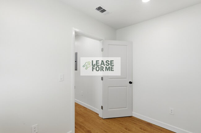 Building Photo - 5953 Guthrie Ave