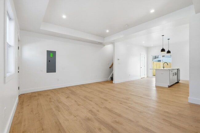 Building Photo - New Renovation - Sharpsburg