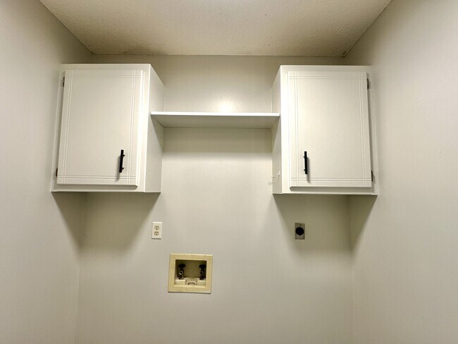 Building Photo - 334 Sawgrass Dr