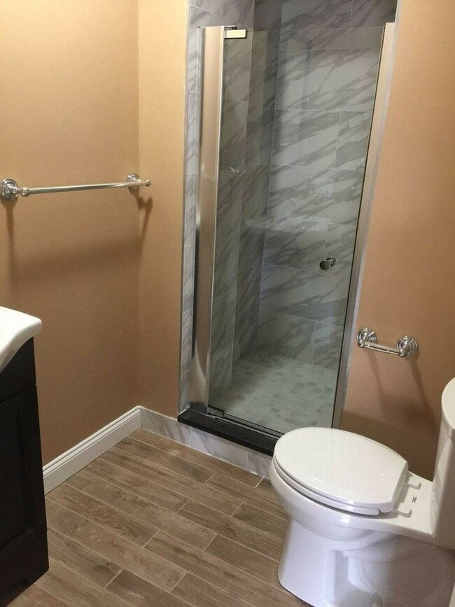 Building Photo - 9/1 Sunny top floor 4BR/2BA near Longwood/...