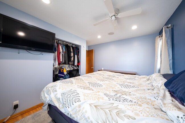 Building Photo - 7801 Noble Ave N