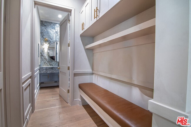 Building Photo - 418 N Poinsettia Pl