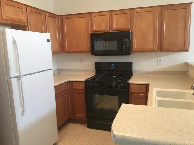 Building Photo - IMPECCABLE 2-STORY IN FANTASTIC NEIGHBORHOOD!
