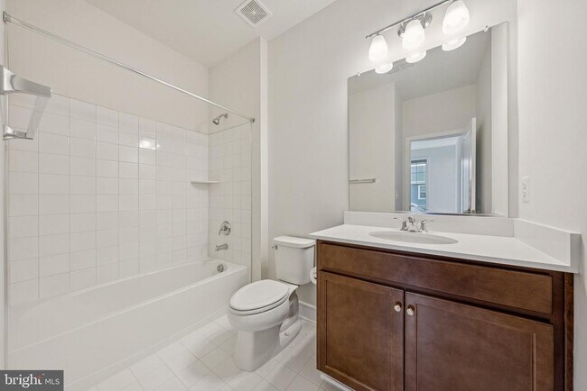 Building Photo - 101 Milvian Wy SE