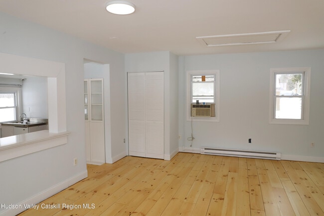 Building Photo - 7217 Albany Post Rd