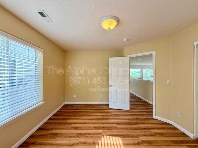 Building Photo - 13760 SW Mapleview Ln