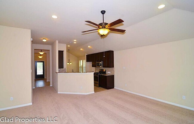 Building Photo - 16911 Ranger Ridge Dr