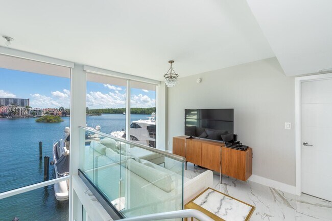 Building Photo - 400 Sunny Isles Blvd
