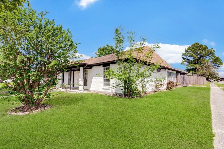 Building Photo - 11602 Lennington Ln