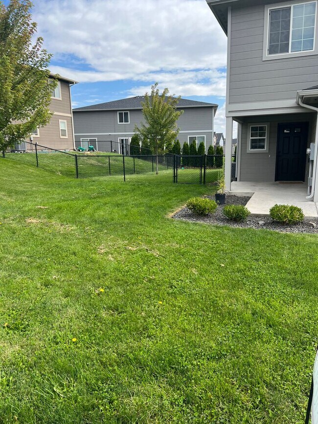 Building Photo - 209 N 76th Ave