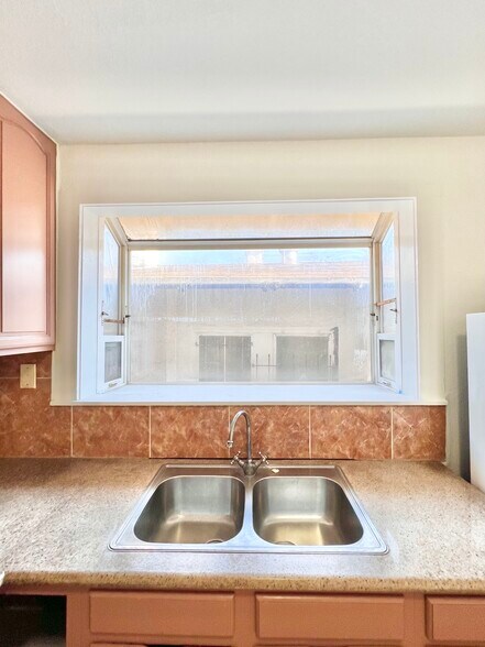 Building Photo - 4107 Redding St