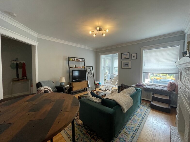 Building Photo - 4858 N Talman Ave