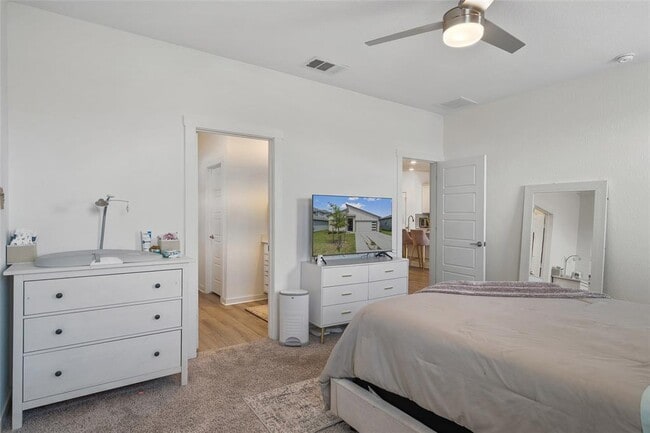Building Photo - 13821 Zuhause Dr