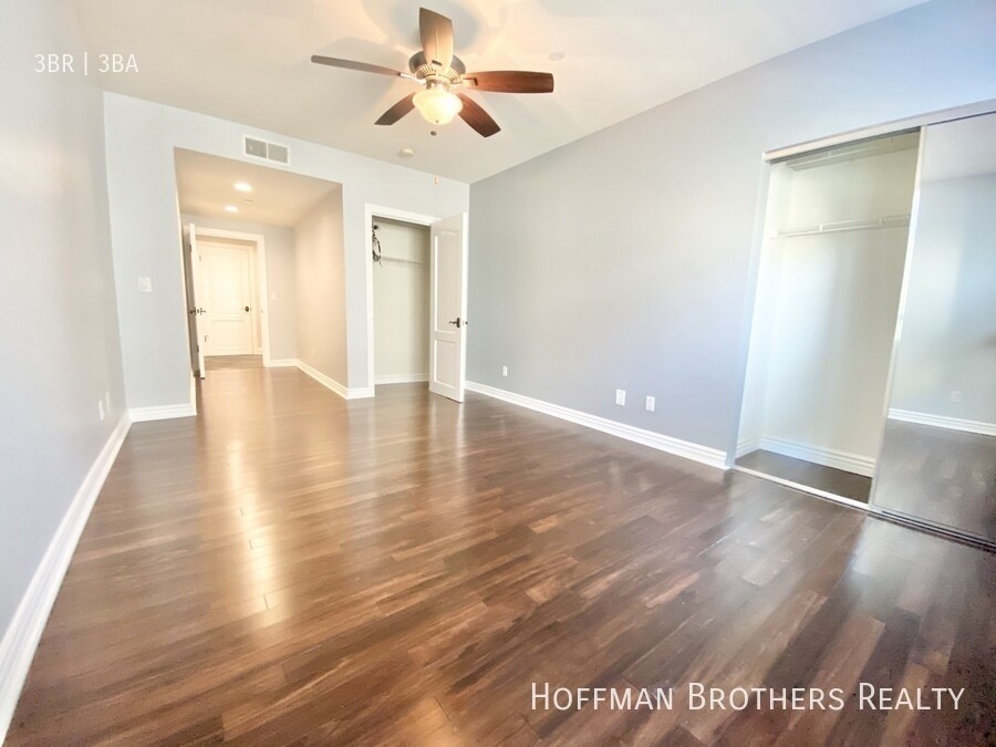 Building Photo - 1135 Rexford Dr
