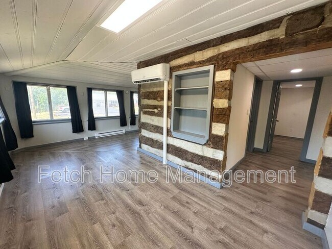 Building Photo - 10699 Jonestown Rd
