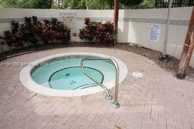 Building Photo - 9785 Nob Hill Ct