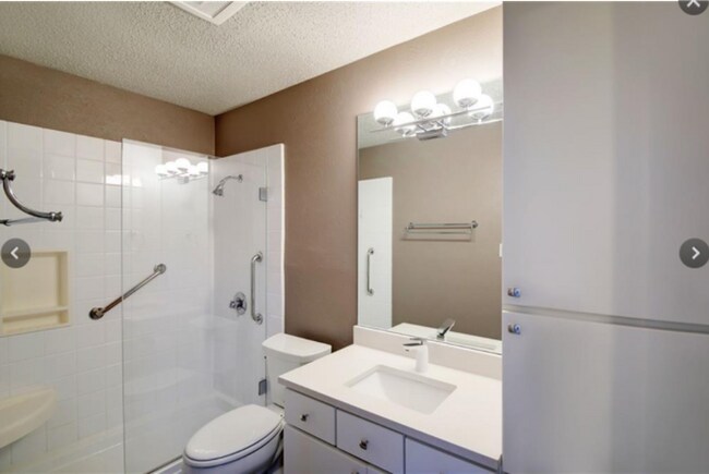 Building Photo - 6104 Bridlington Cir