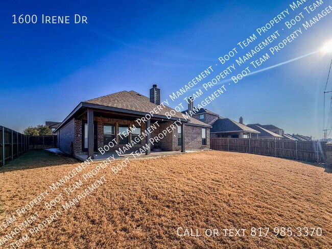 Building Photo - 1600 Irene Dr