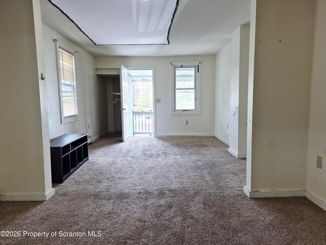 Building Photo - 68 Green Pl