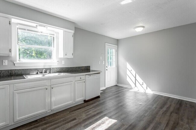 Building Photo - 1407 Mana Ln