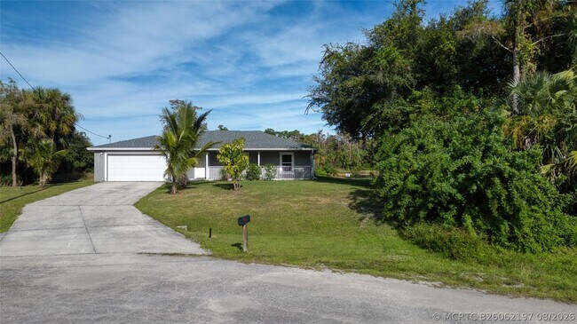 Building Photo - 8007 Royal Ct