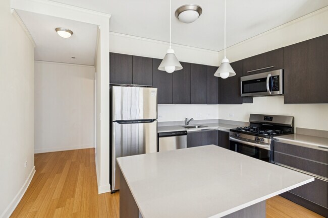 Building Photo - 225 N Columbus Dr