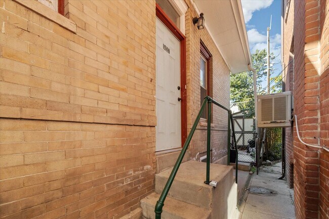 Building Photo - 1437-1437 Milwaukee St