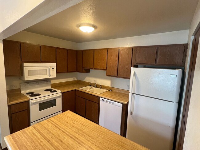 Building Photo - 1200 S Riordan Ranch St