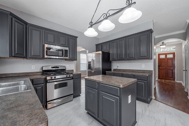 Building Photo - 3306 Autumn Forest Dr
