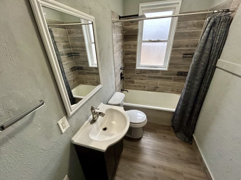Building Photo - 2900-2906 Pestalozzi St