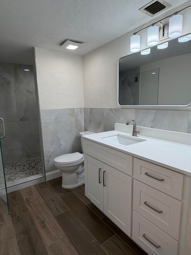 Building Photo - 5600 N Flagler Dr