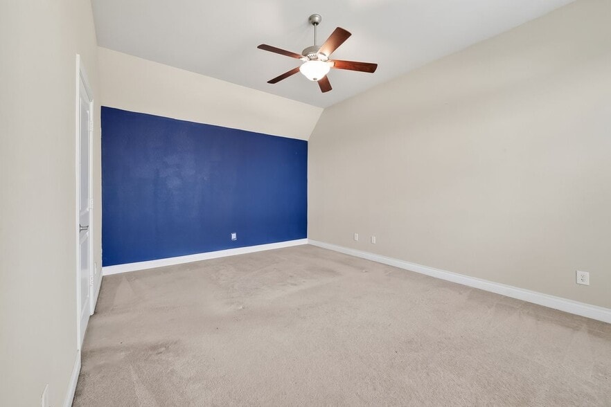 Building Photo - 18011 Begbie Path