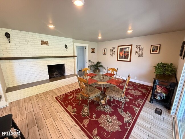 Building Photo - 4TH OF JULY MOVE IN SPECIAL!! Beautiful Fu...