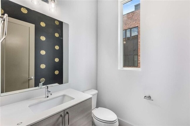 Building Photo - 1225 Chelsea Cir NW