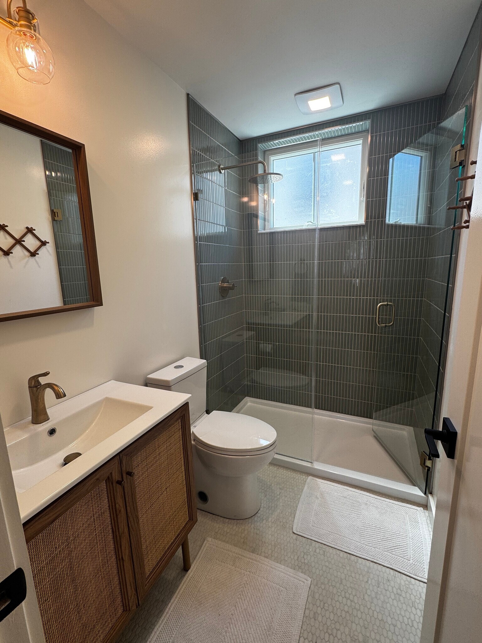 Carriage House Bath - 1127 G St NE