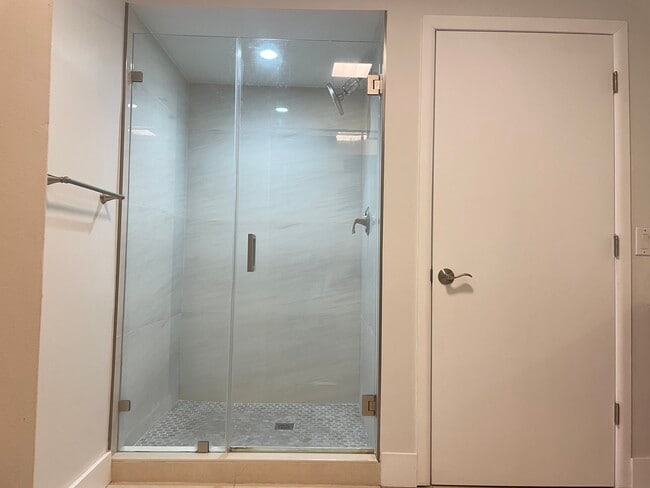 Building Photo - 5276 Buckhead Cir