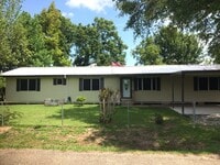 Building Photo - Four Bedroom, Two Bathroom, large yard, (MOVE IN SPECIAL!!)