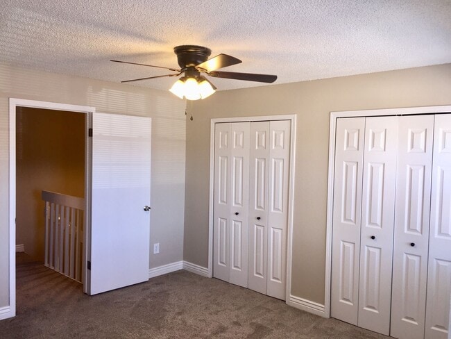 Building Photo - 8084 Lexington Park Dr