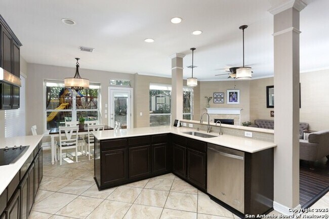 Building Photo - Charming 5-Bedroom Home for Rent in Gated ...