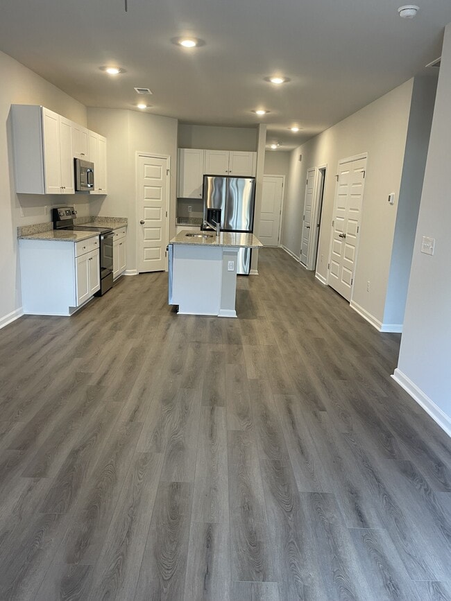Building Photo - 504 Sea Sparrow St