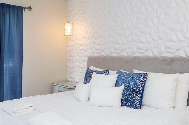 Building Photo - 8553 Crystal Cove Loop