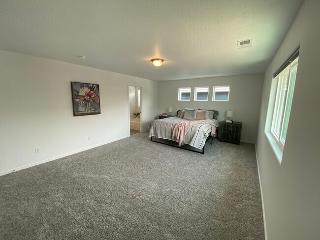 Building Photo - 1022 N Corbin Ln